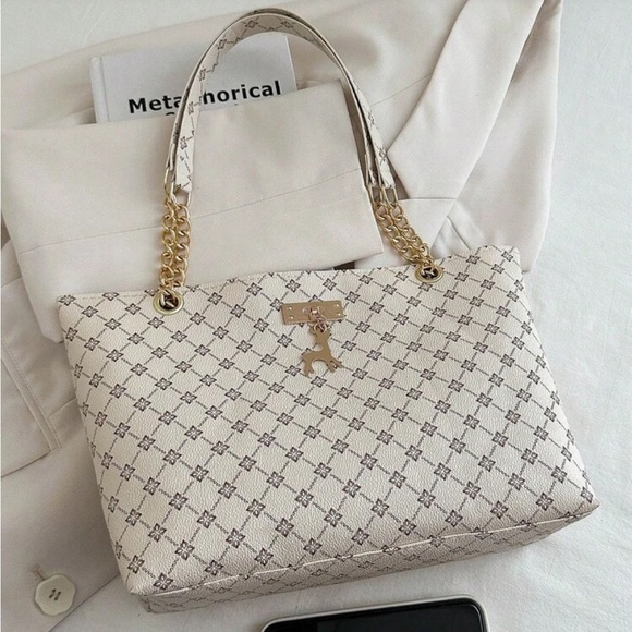 ⚠️Clearance Patterned Chain Shoulder Tote Bag Elegant Cream Designer Gold Accent - Picture 8 of 9